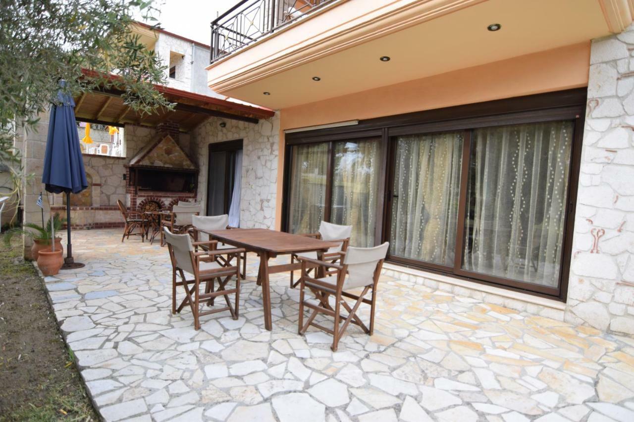 Holiday Villa Vee Nea Skioni Exterior photo